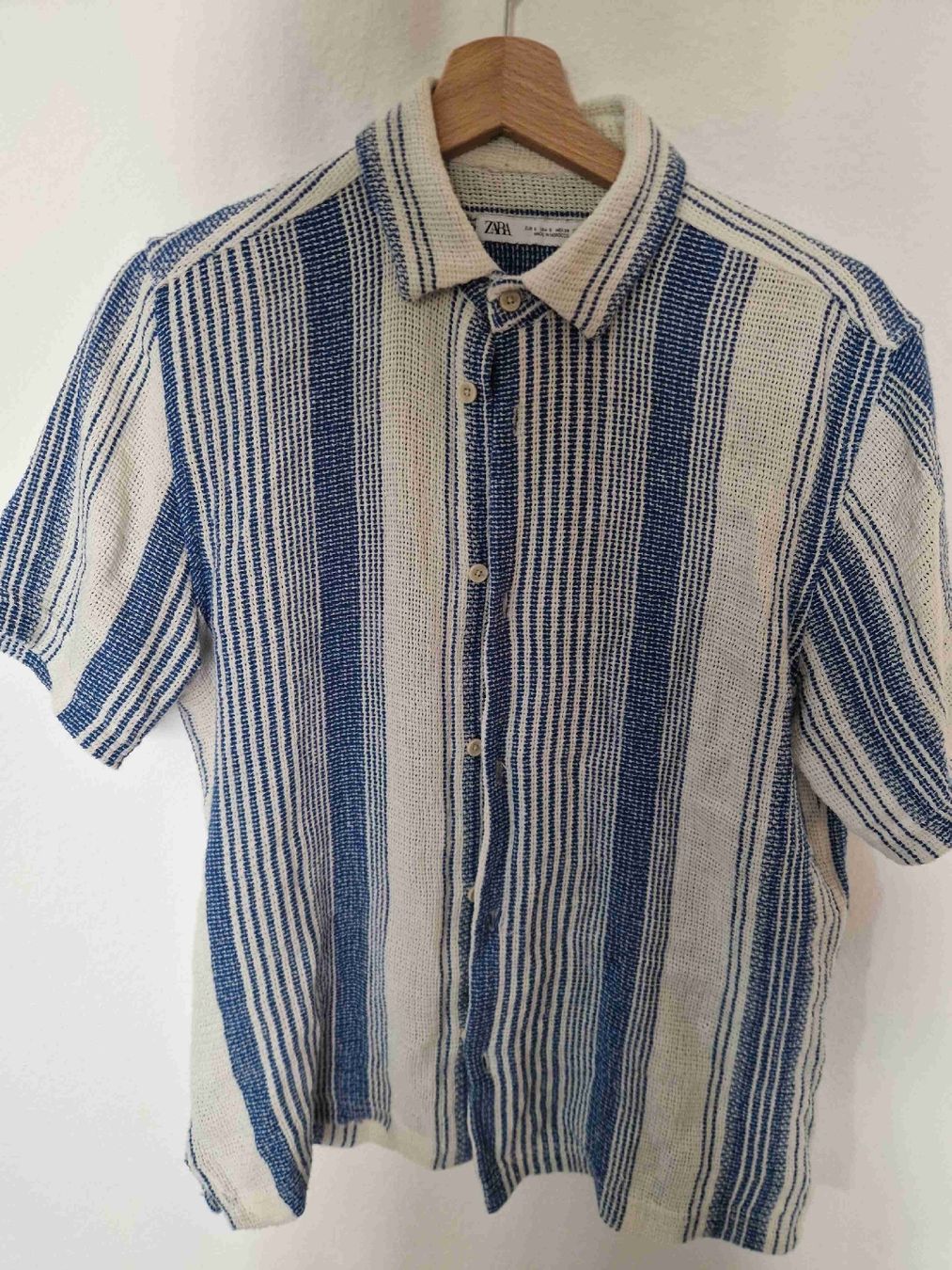 Zara Chemises: Chemise – D'occasion à Lausanne par mgo_yx25