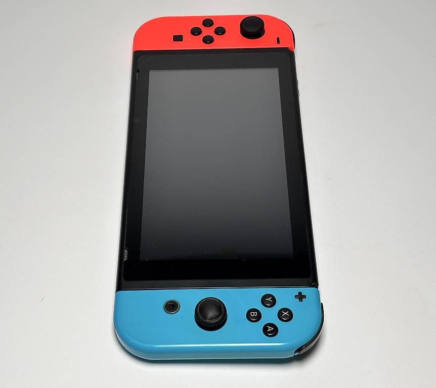 Nintendo Console: Nintendo Switch Console + Super Smash Bros Ultimate – Usato da Gordola venduto da kar_gy5g 3