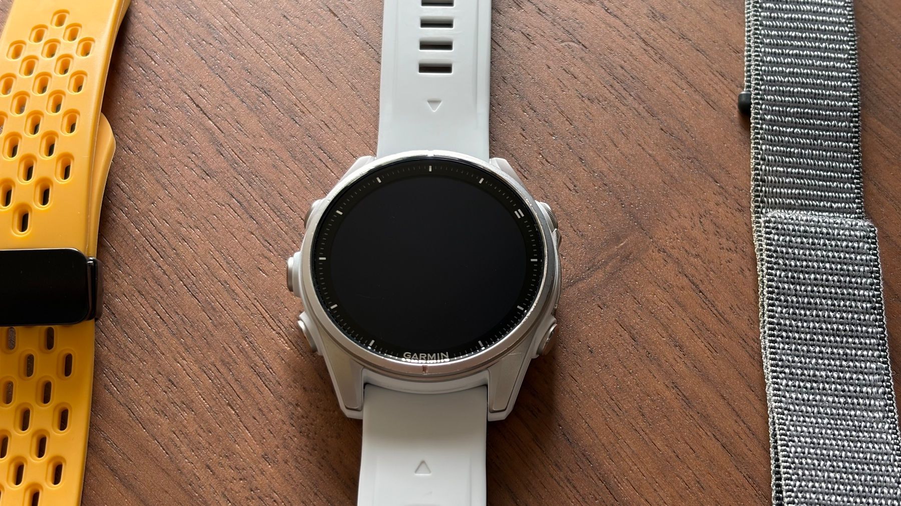 Garmin Smartwatch: Garmin Fenix 8 43mm Polar White – Usato da Granges-Paccot venduto da RiedelFr 1