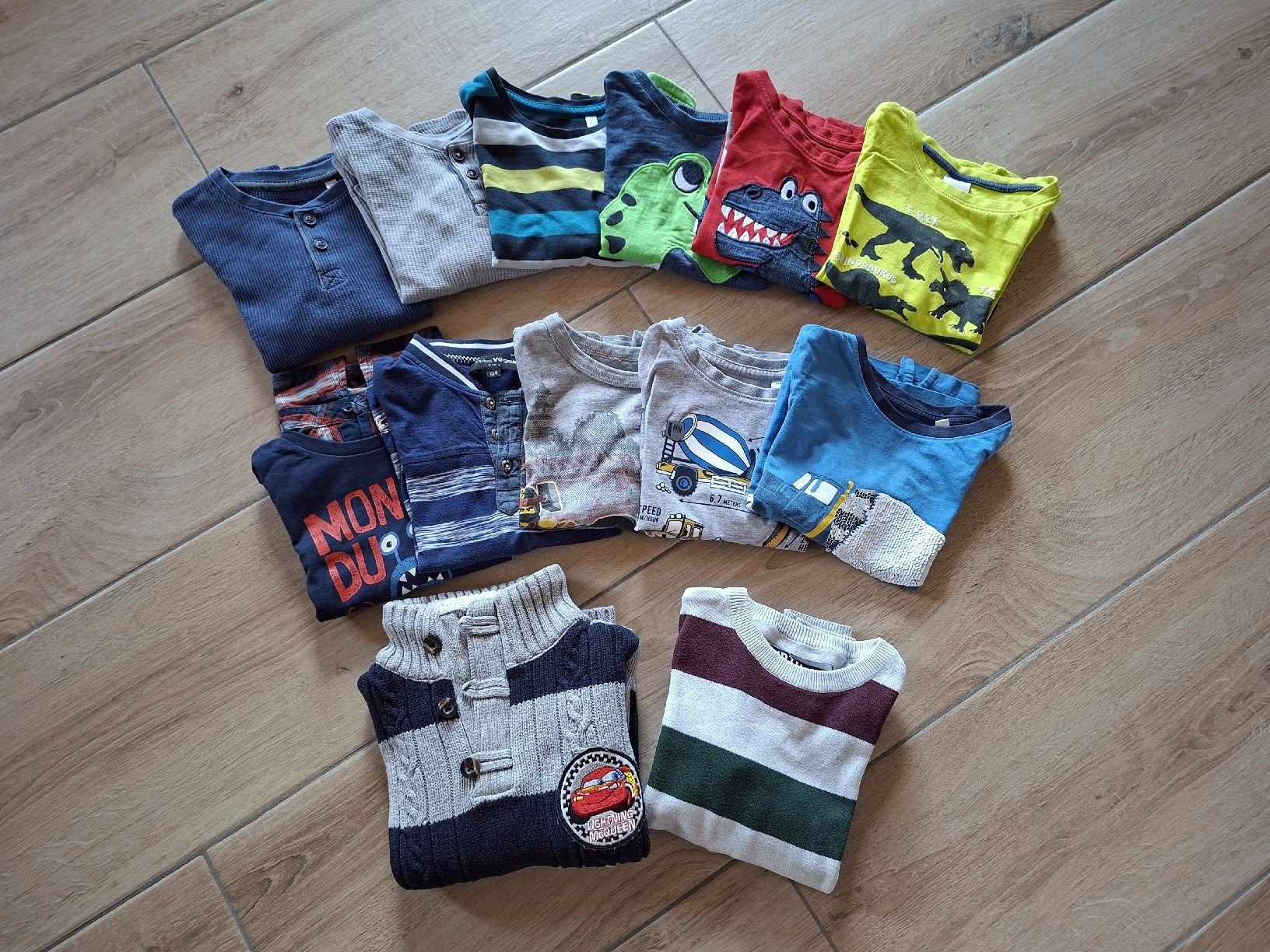 Lotti & Set di vestiti: Kleiderpaket Junge Gr.104 – Usato da Schüpfheim venduto da lin_p7wr