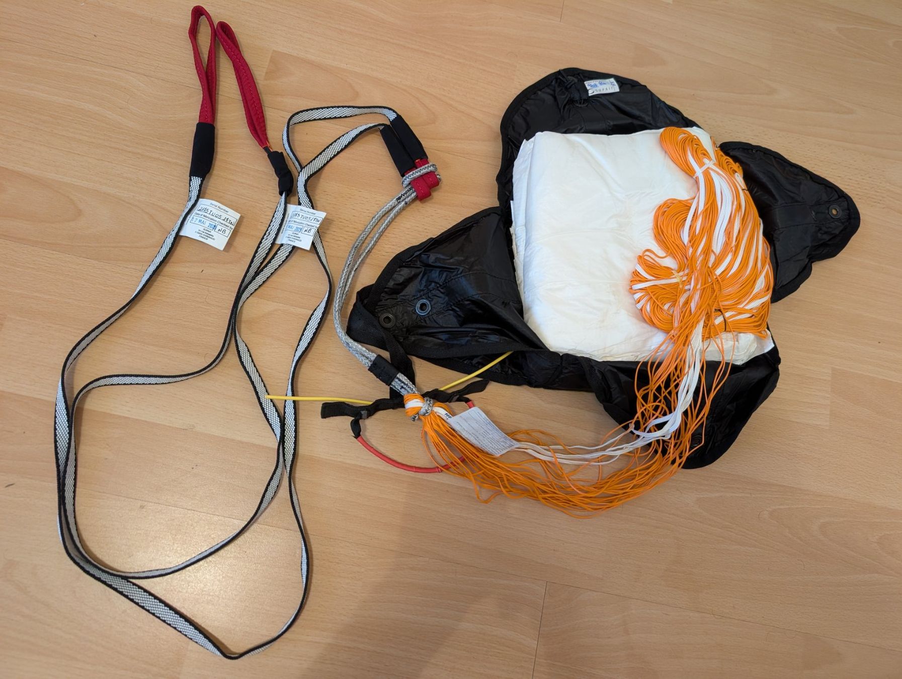 Sport dell'aria & Aquiloni: Parachute secour - Quatro light 110 – Nuovo (secondo la descrizione) da Nyon venduto da slu_8zvg