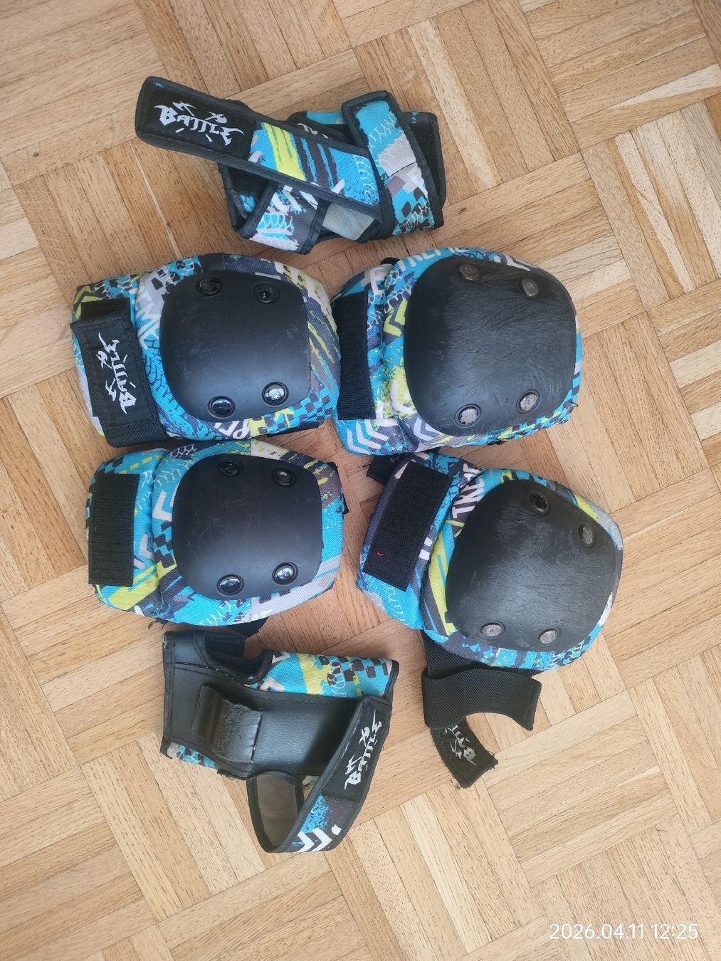 Pattini in linea & Pattini a rotelle: Roller Skates quads – Usato da Basel venduto da vik_7qc8 1