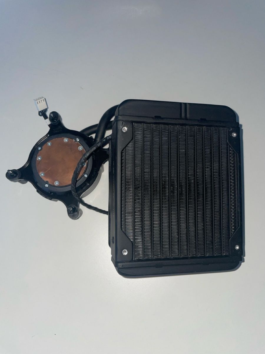 Alienware PCs: Alienware AIO CPU Kühler (120mm / nur Alienware kompatibel) – Gebraucht aus Bern von  1
