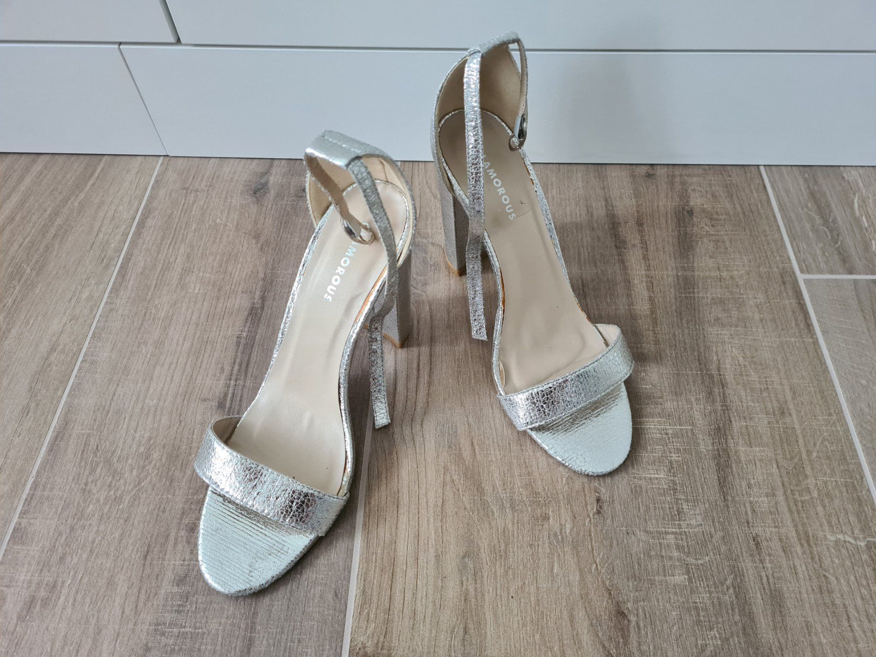 Scarpe da donna: Damenschuhe Pumps silber Grösse 40 – Usato da Birmensdorf ZH venduto da arcticmonkey91