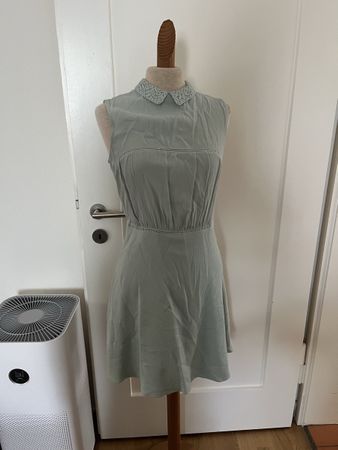 Mintfarbenes Sommerkleid mit Spitzenkragen Gr. 34, NafNaf