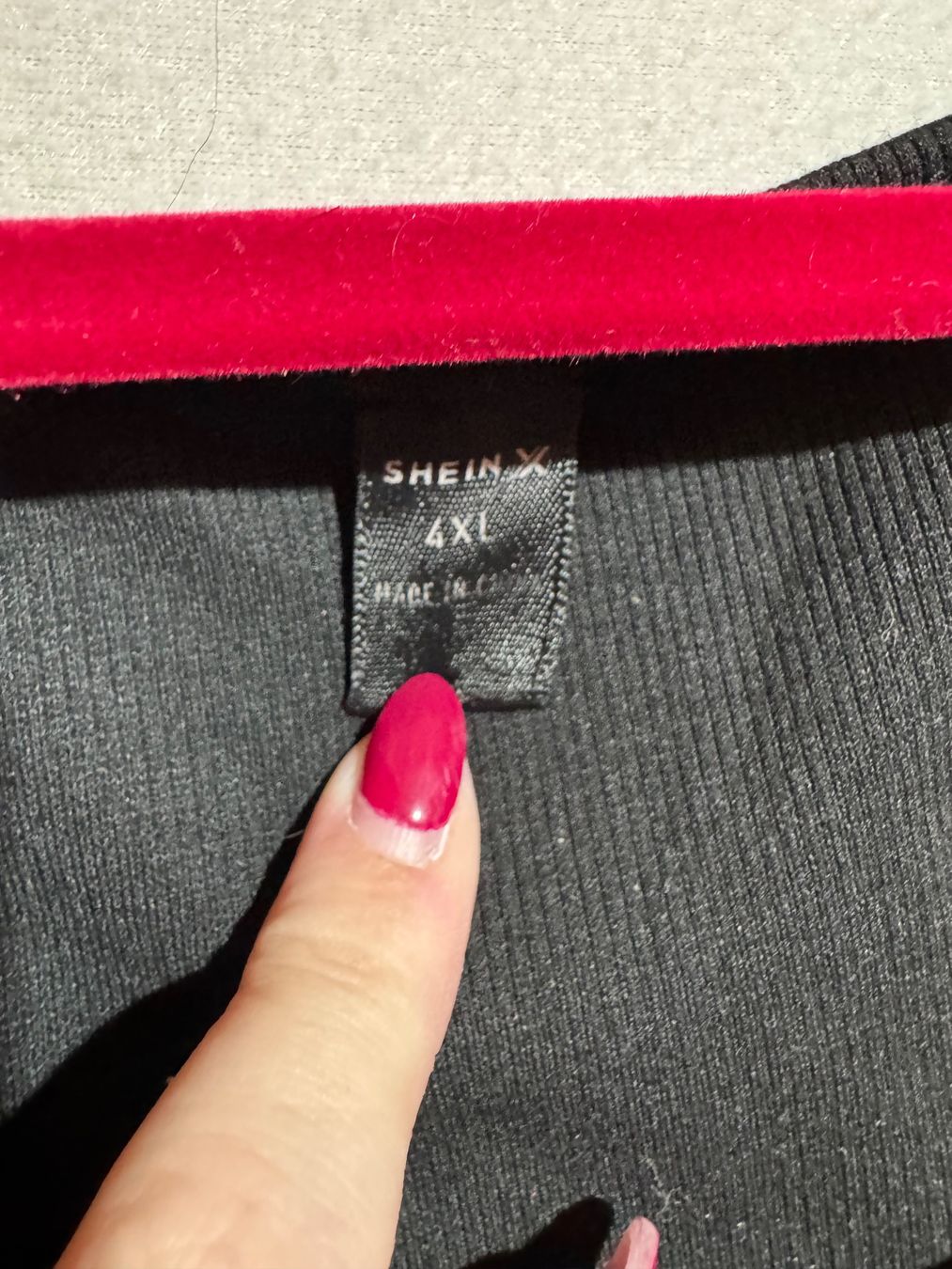 Shein Maglioni & Felpe: Schwarzer Pullover von Shein Gr. 4XL – Usato da Grosswangen venduto da SALE_SALE_SALE 3