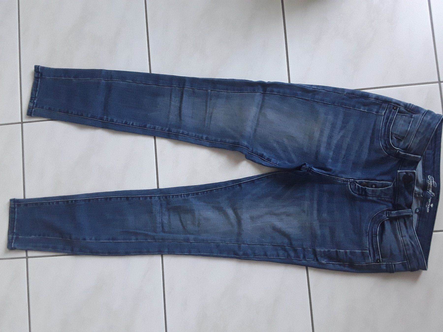 Tom Tailor Jeans: Neuwertige Tom Tailor Jeans 25 – Gebraucht aus Heimberg von Samprof