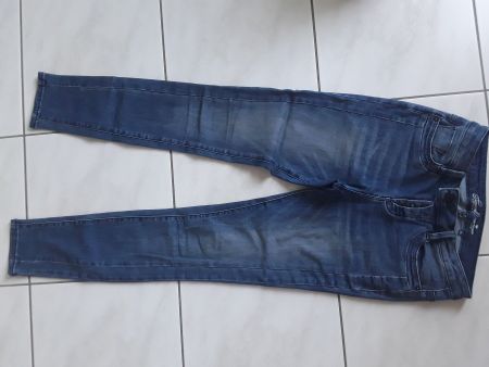 Neuwertige Tom Tailor Jeans 25