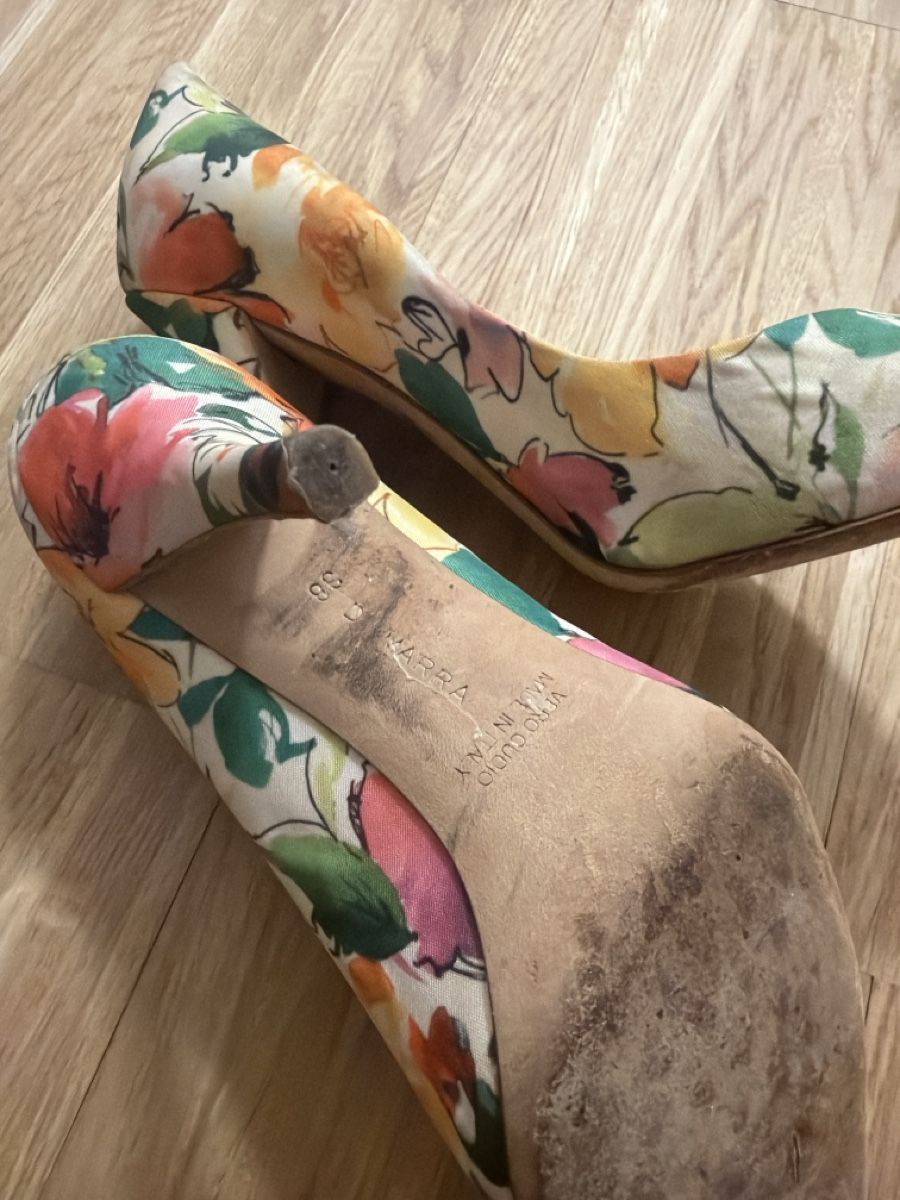 Scarpe da donna: Sommerliche Damenschuhe mit Blumenmuster, Grösse 38 – Usato da Zürich venduto da original_secondhand 2