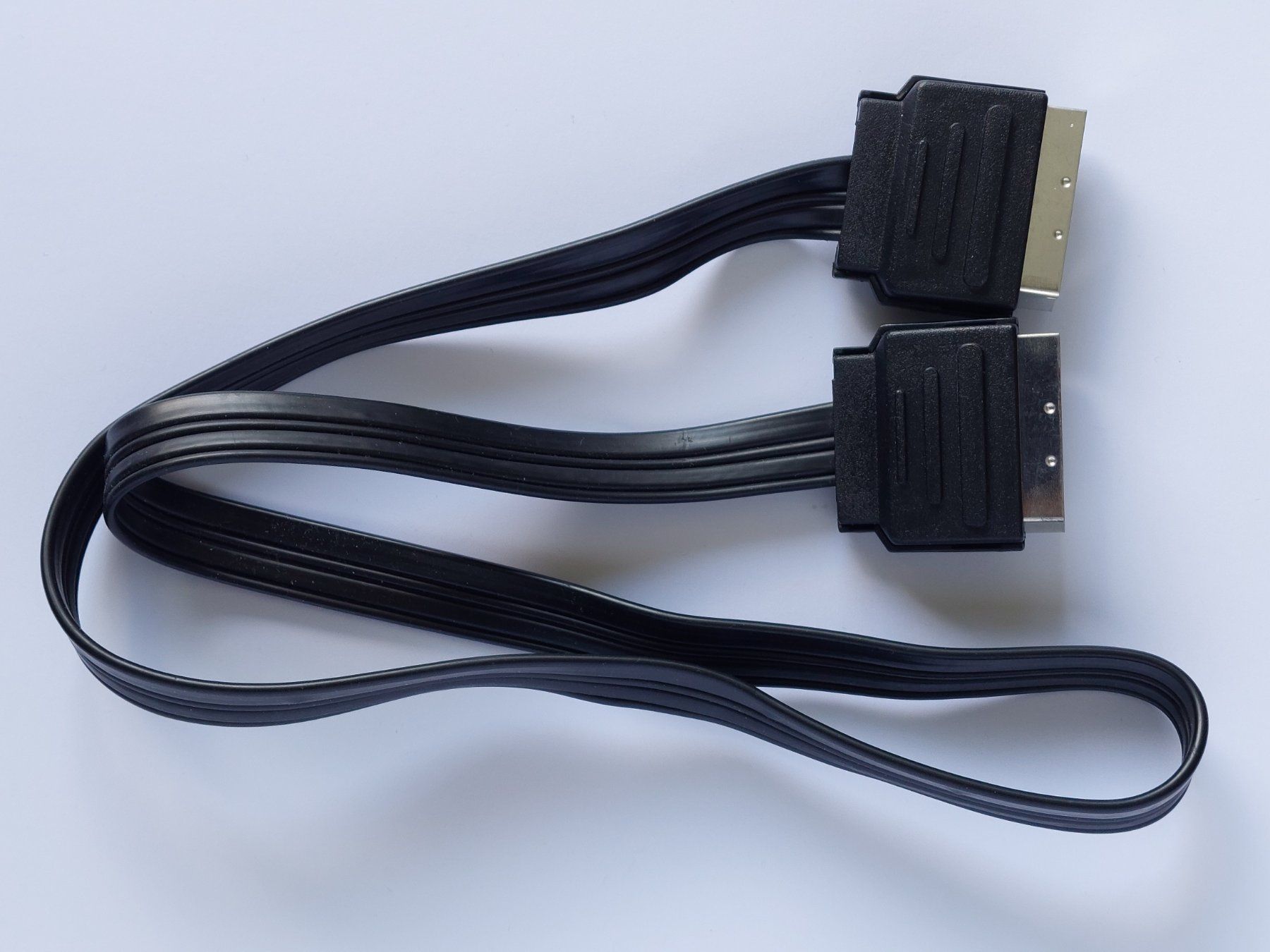 Câbles: SCART-Kabel, flach, 90 cm – D'occasion à Liebefeld par Helveticus6