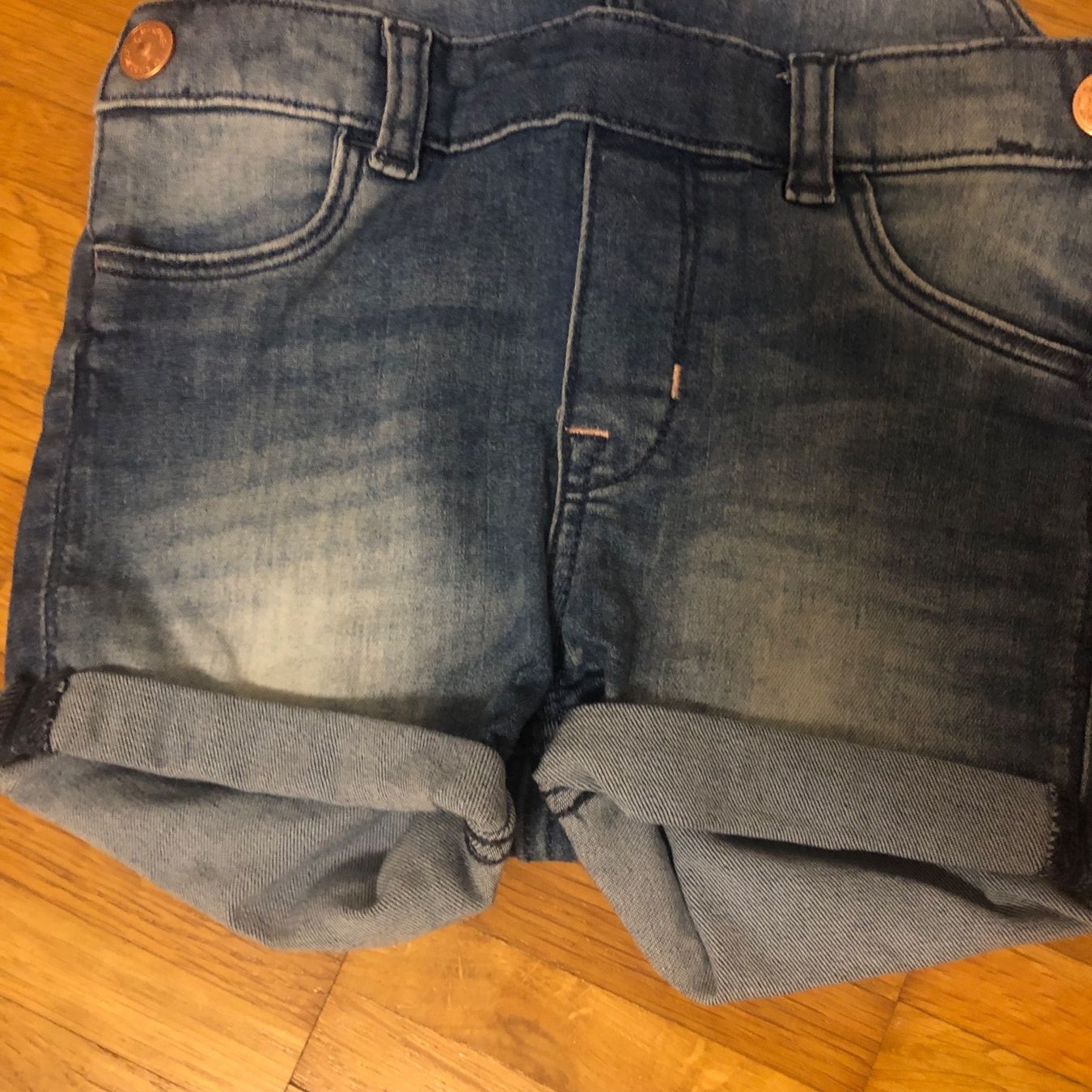 H&M Pagliaccetti: H&M Latzhose / kurz Gr 74 – Nuovo (secondo la descrizione) da Richterswil venduto da Eunoia85 2