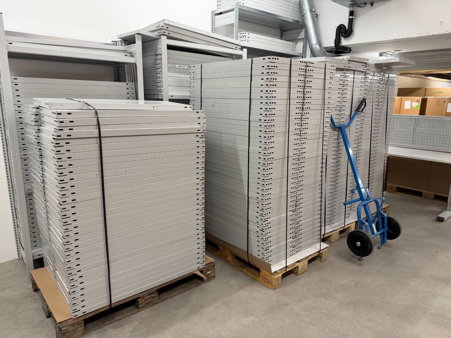 Scaffali: Metallregal-Steckregal-Lagerregal – Usato da Appenzell/ Steinegg venduto da Wyon_AG 2