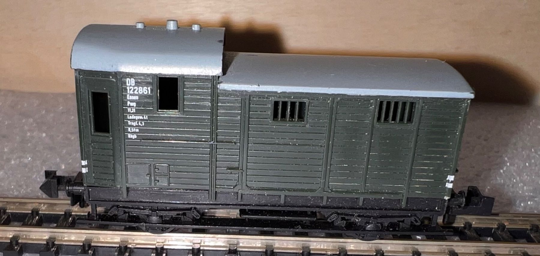 Trix Modellini di ferrovie: Minitrix - Güterwagen-Begleitwagen (13254) – Usato da Basel venduto da jonnyhaas 1