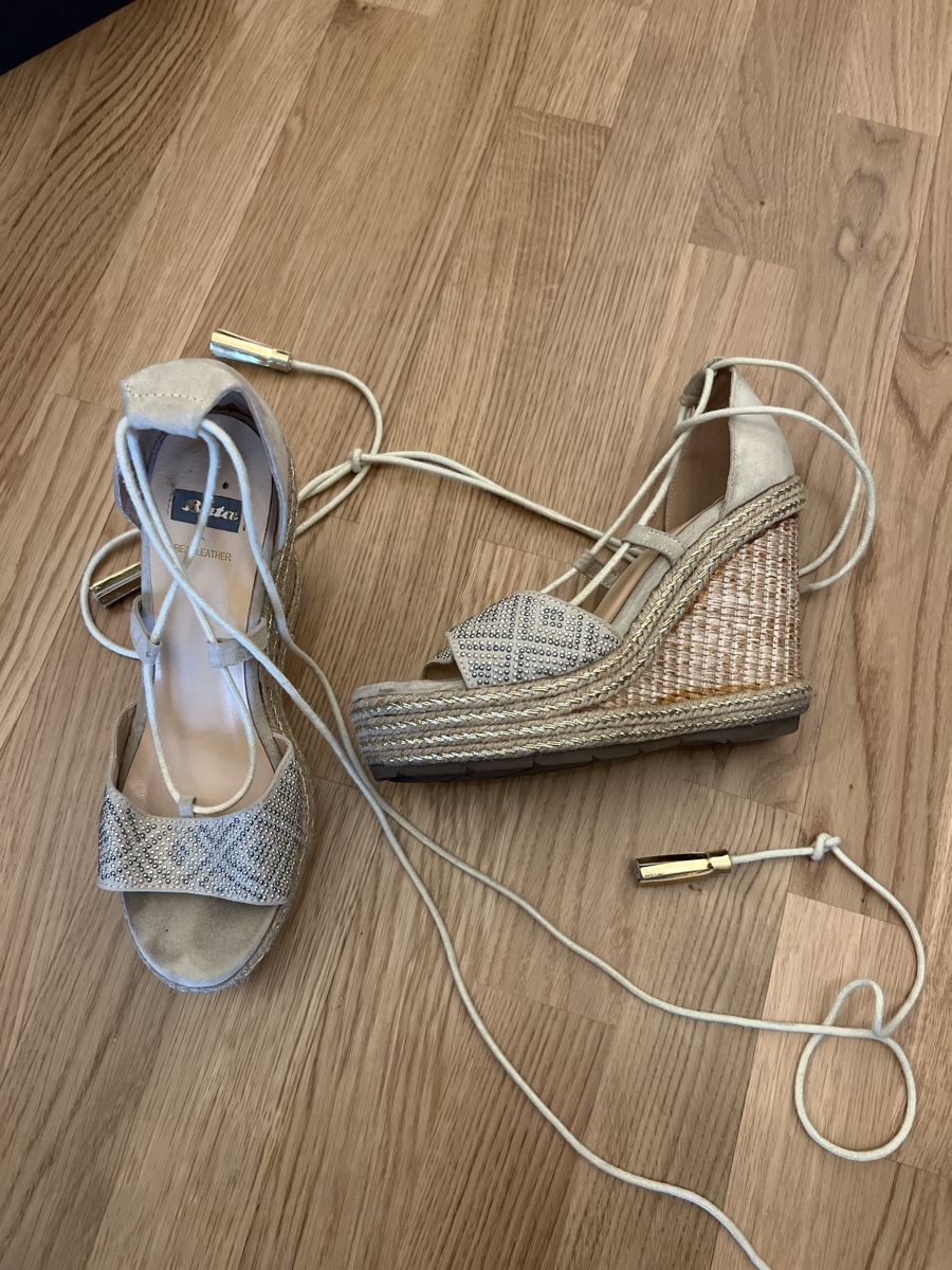 Scarpe da donna: Chic Summer Wedges - Beige, size 38, – Usato da Zürich venduto da Jasmin3S 1