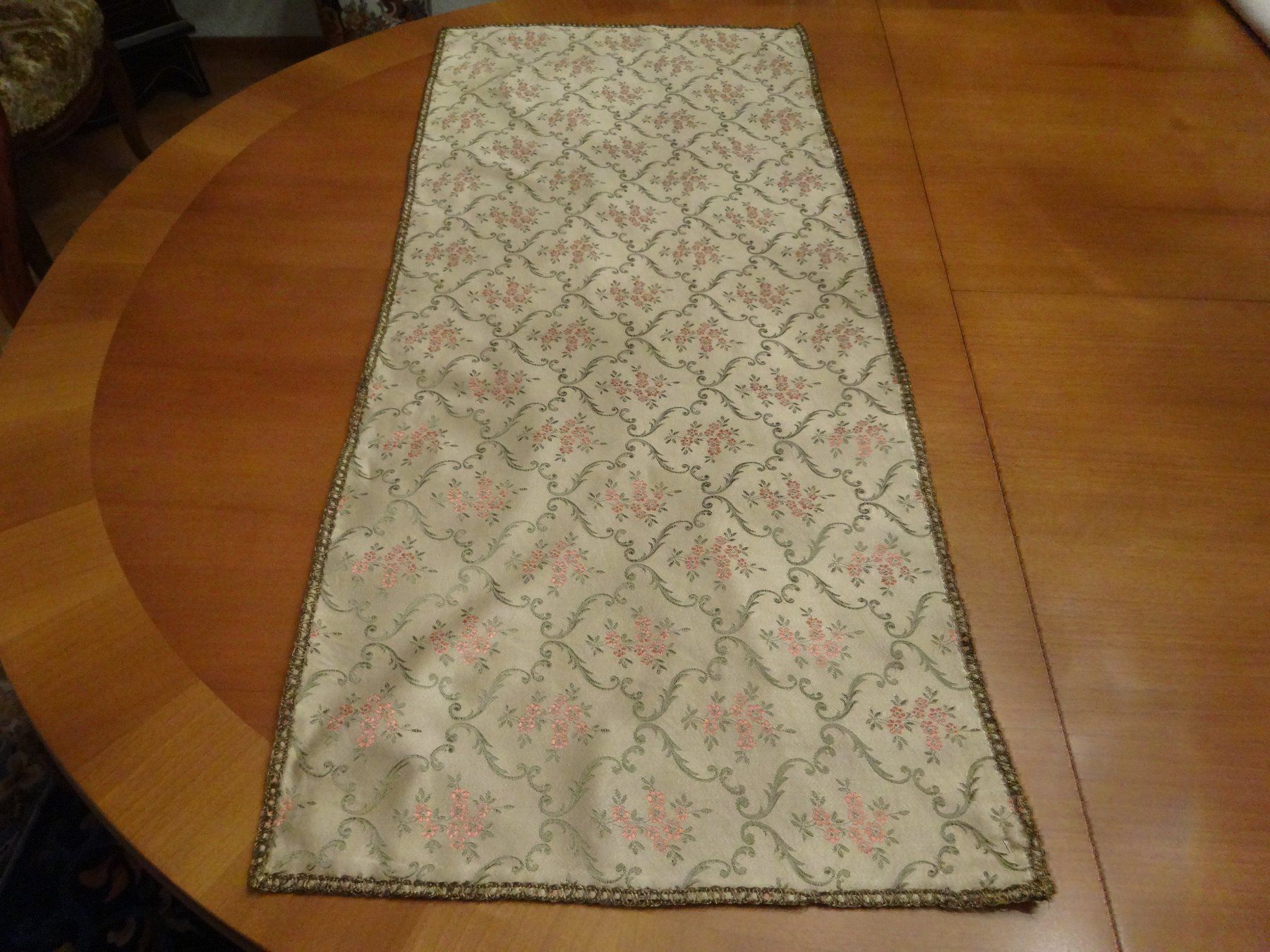 Toutes les décorations: Chemin de table - pièce unique – Neuf avec emballage d'origine à Biel/Bienne par milamila02 1
