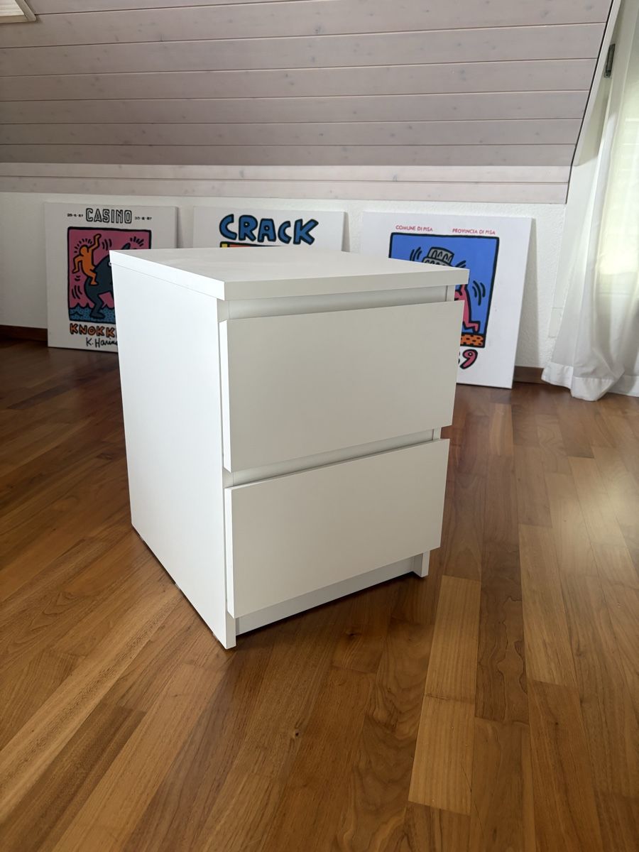 Tables de nuit: IKEA Nachttisch  – D'occasion à Binz par sar_dh2f