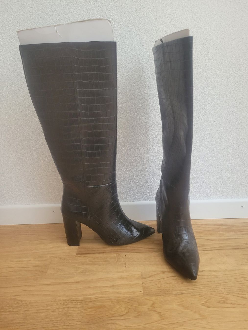 H&M Scarpe da donna: High boots croco-like size 40 never used – Nuovo (secondo la descrizione) da Samstagern venduto da jus_p9b9 1