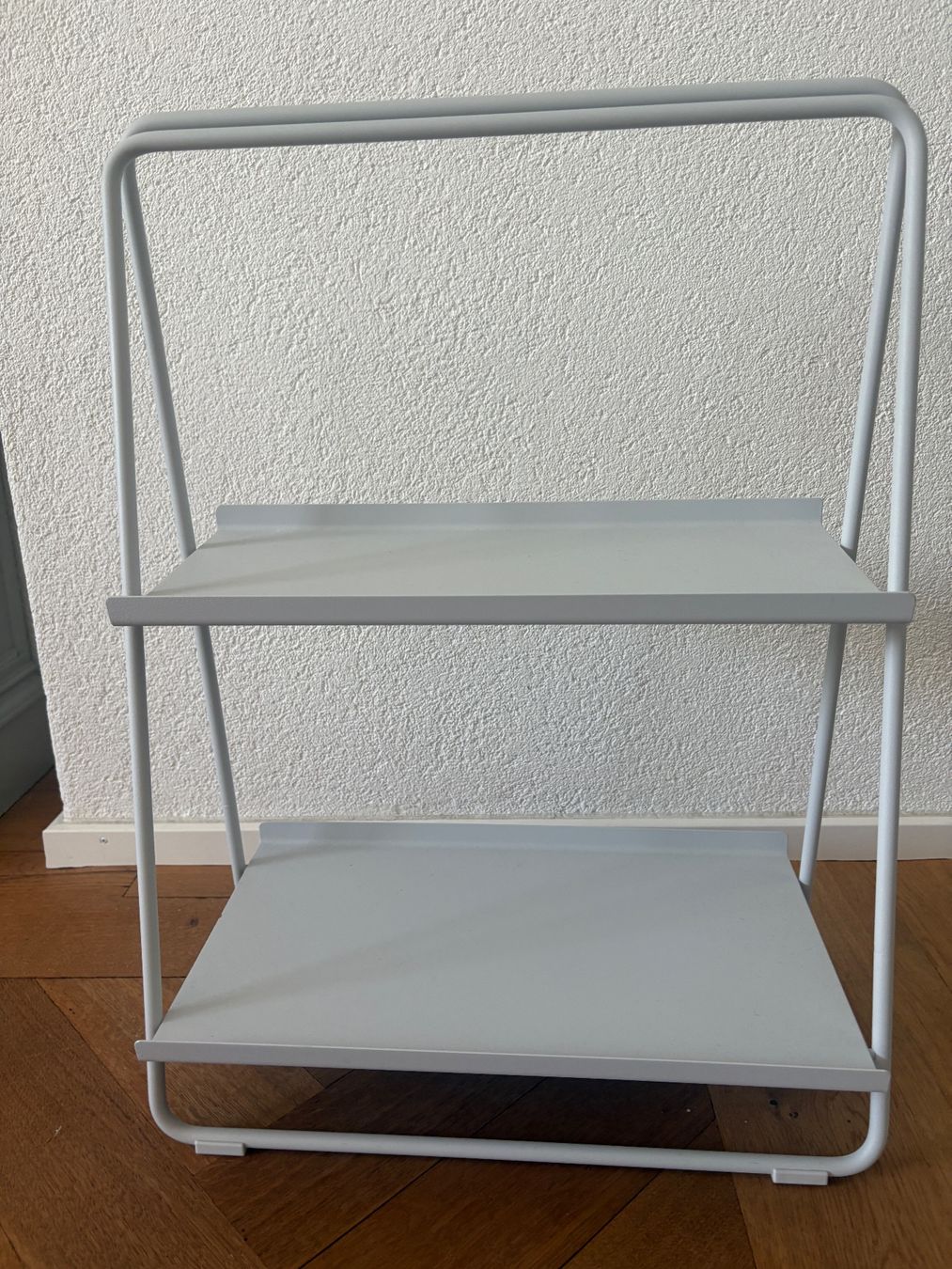 Regale: ZONE DENMARK kleines Regal A-Table – Gebraucht aus Zürich von triangular 1