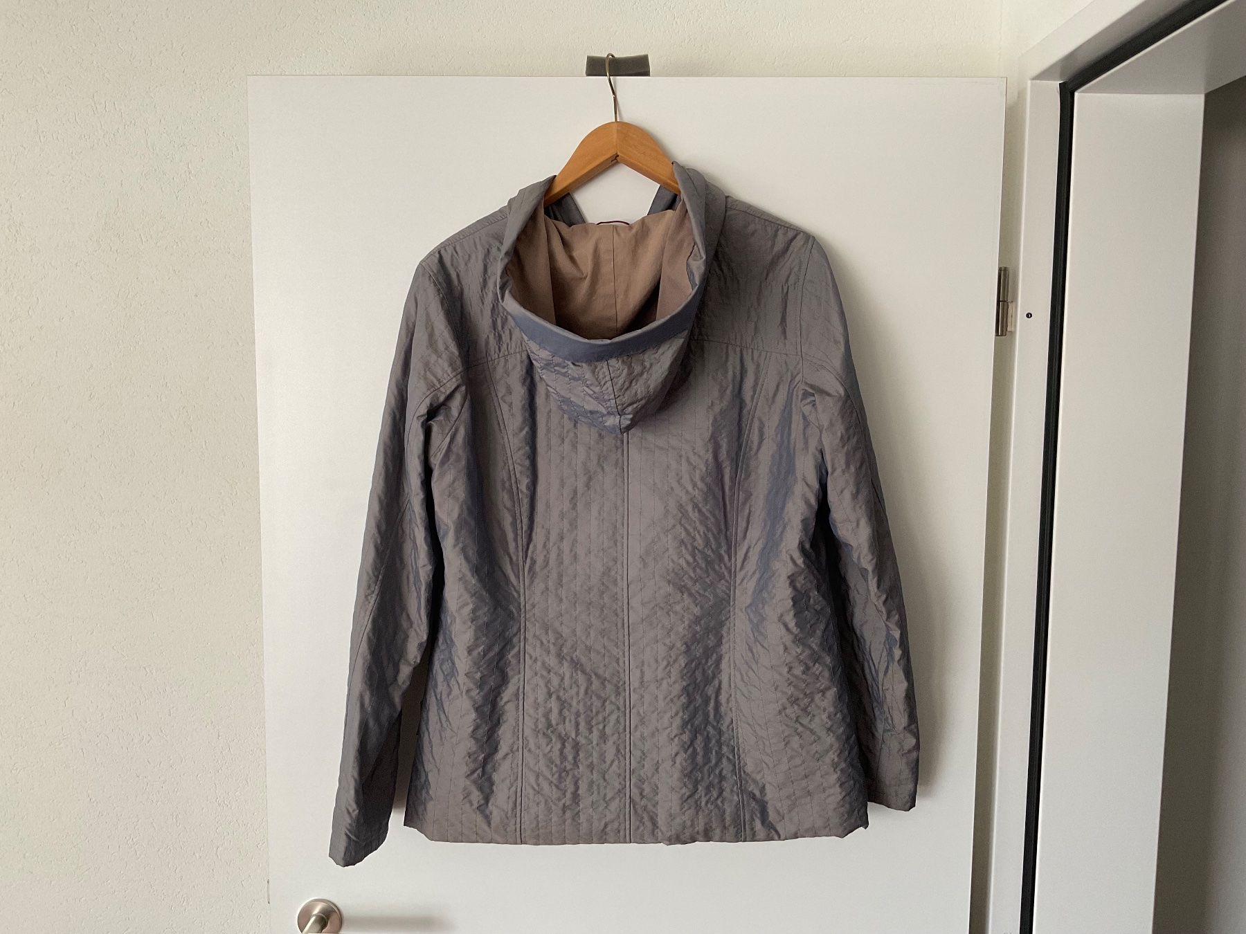 Jacken: Übergangsjacke Damo Donna Gr.40 – Gebraucht aus Pfäffikon ZH von Ben0707 1