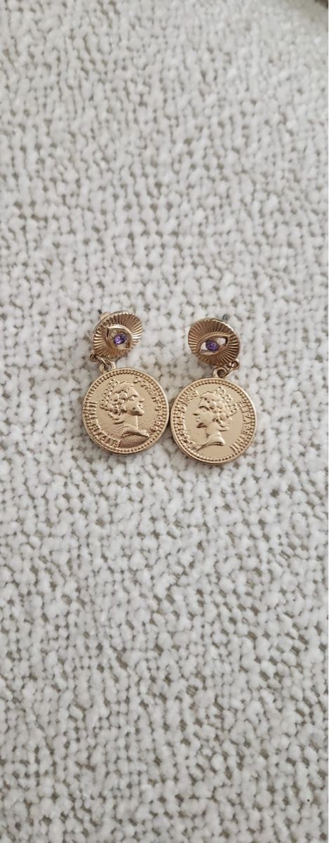 Ohrringe & -stecker: Goldfarbene Ohrringe mit Münz Anhänger – Neu (gemäss Beschreibung) aus Zürich von alv_pqz2