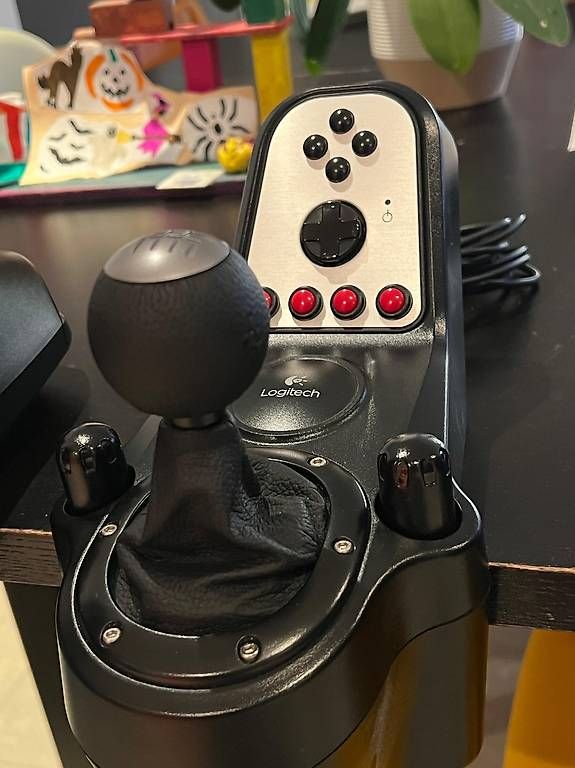 Controller: Logitech G27 Racing Wheel+Pedali+Cambio – Usato da Davesco-Soragno venduto da bart076 3