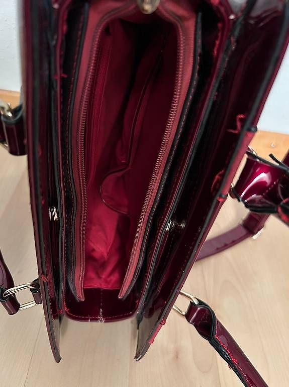 Borse da donna: Schicke, feste burgunderrote Tasche – Usato da Kilchberg ZH venduto da WorldTraveler11 3