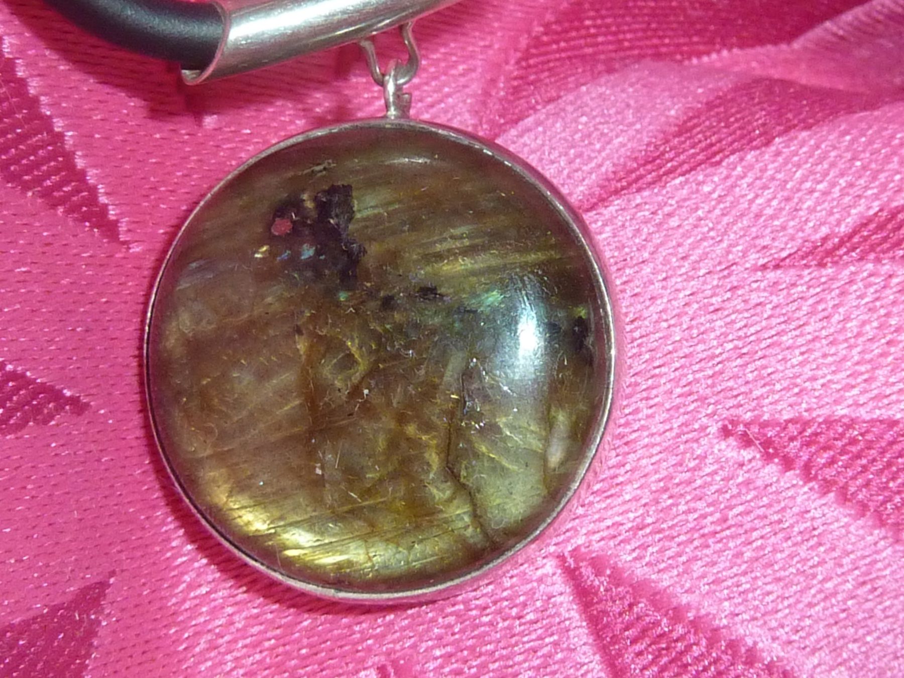 Pendentifs: collier avec pendentif pierre de labradorite – D'occasion à geneve par chriztel