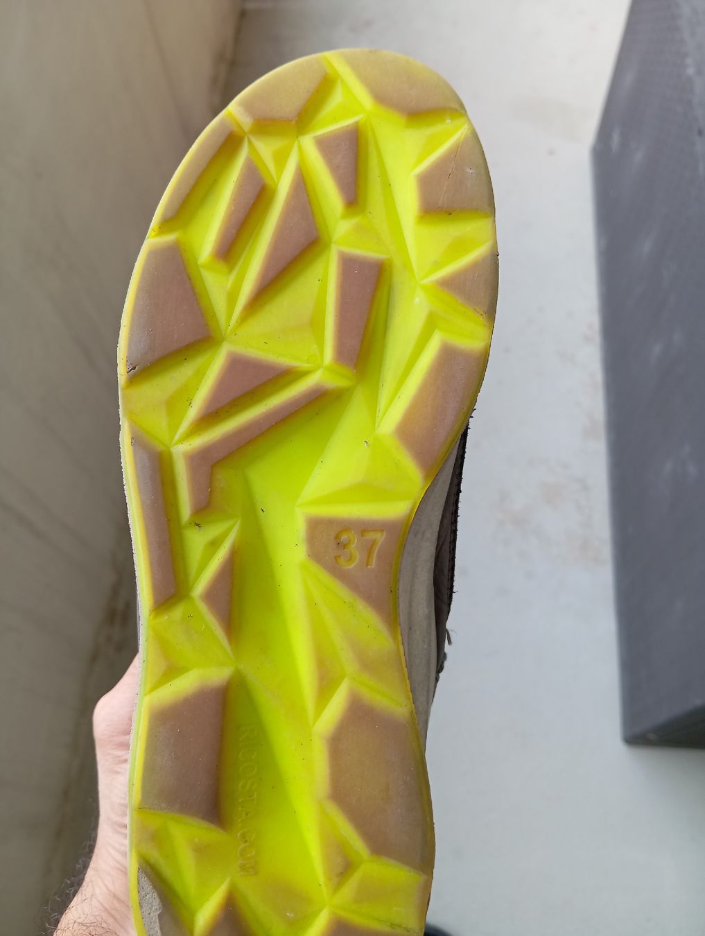 Scarpe per ragazzi: Winterschuhe Wasserdicht NR 37 – Usato da Winterthur venduto da Emrh 2