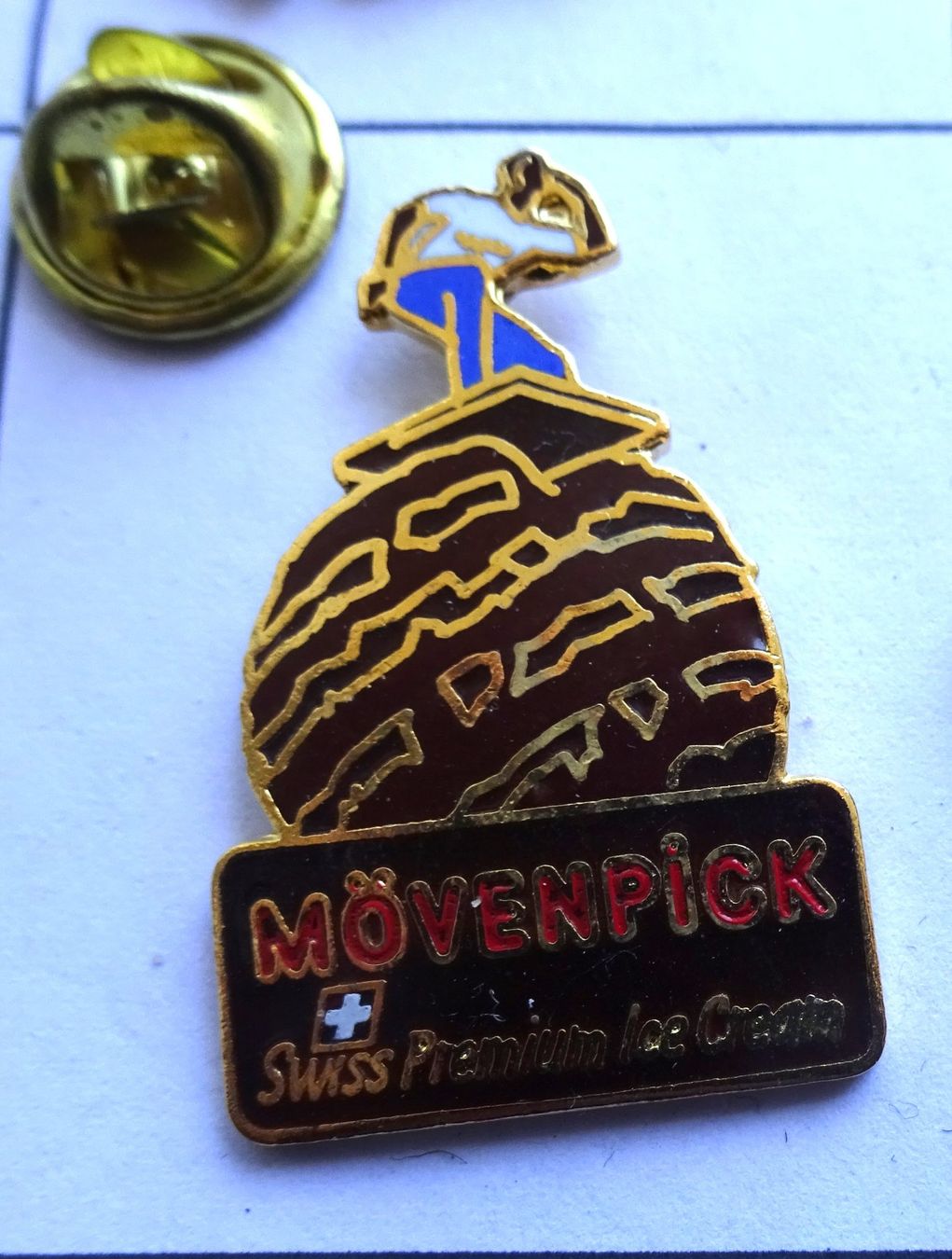Plaketten & Abzeichen: Pin MÖVENPICK Swiss Premium – Gebraucht aus Utzenstorf von BUtter81