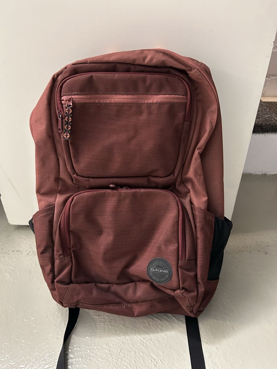 Dakine Rucksäcke: Dakine Rucksack rotbraun neuwertiger Zustand – Neu (gemäss Beschreibung) aus Münsingen von Bern3 1