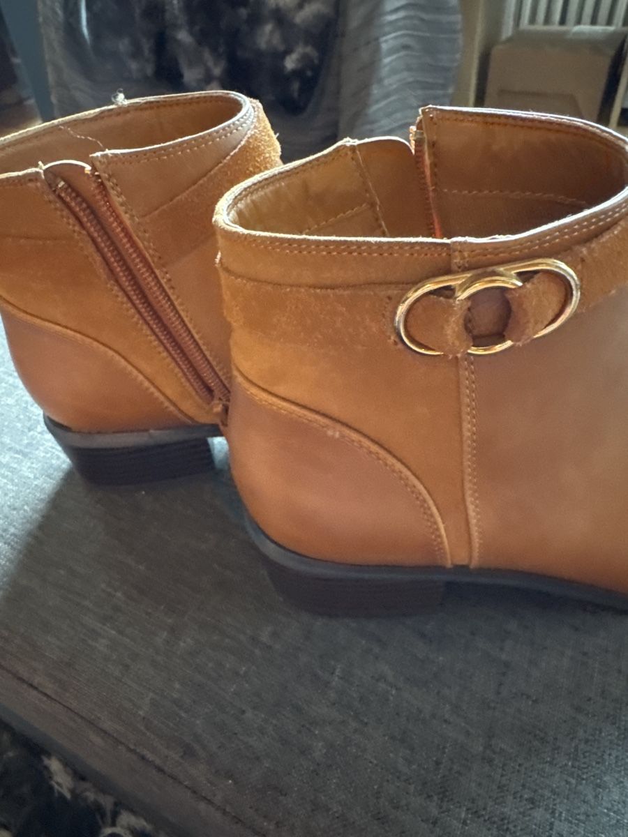 Scarpe da donna: Stiefeletten (38) – Usato da Vezia venduto da sidu03 2