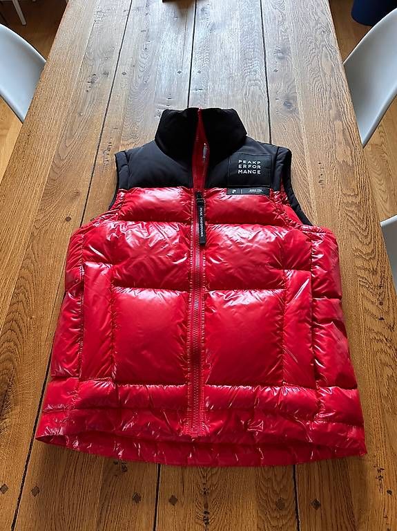 Peak Performance Gilets & Westen: Doudoune chaude sans manches Peak Performance L – Gebraucht aus Auvernier von Luciforms