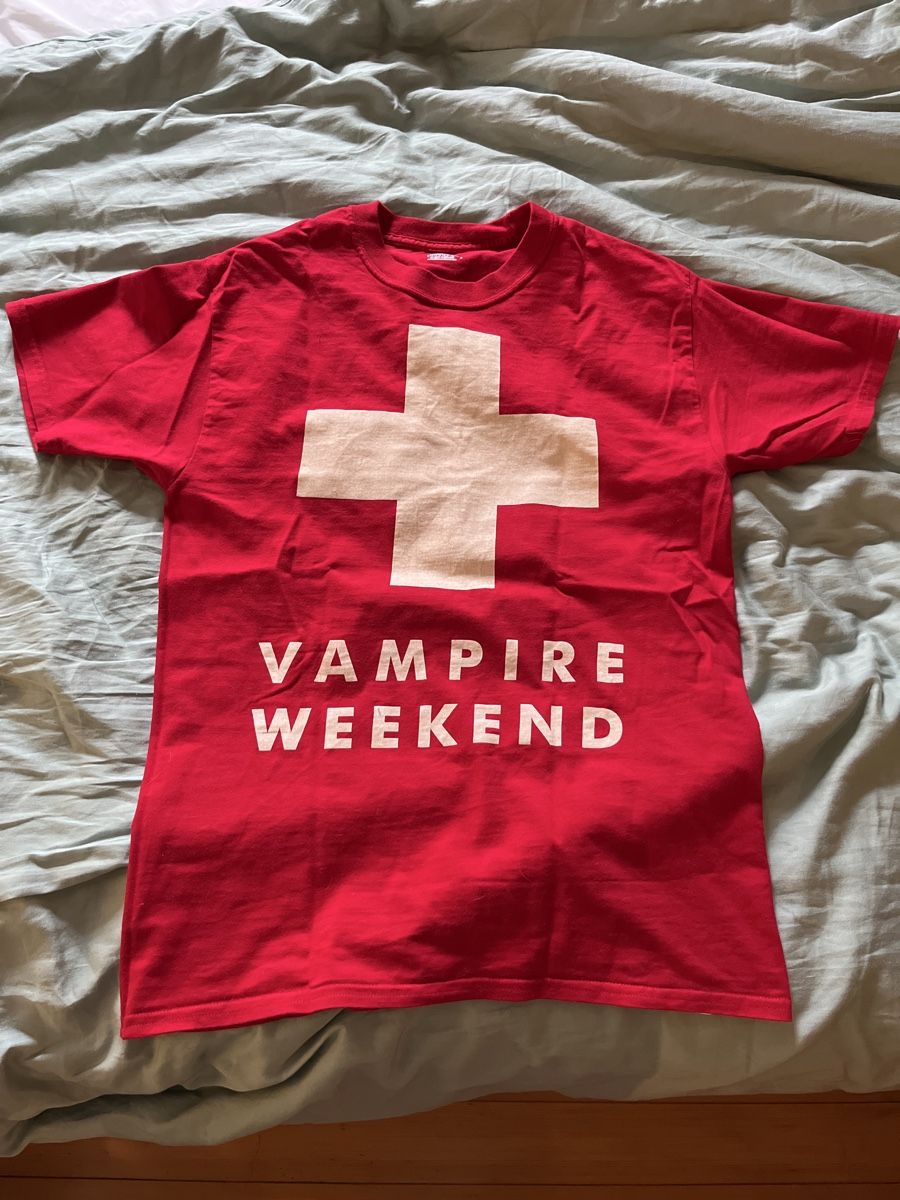 T-shirts: T Shirt rot Vampire Weekend – D'occasion à Bern par Olblack