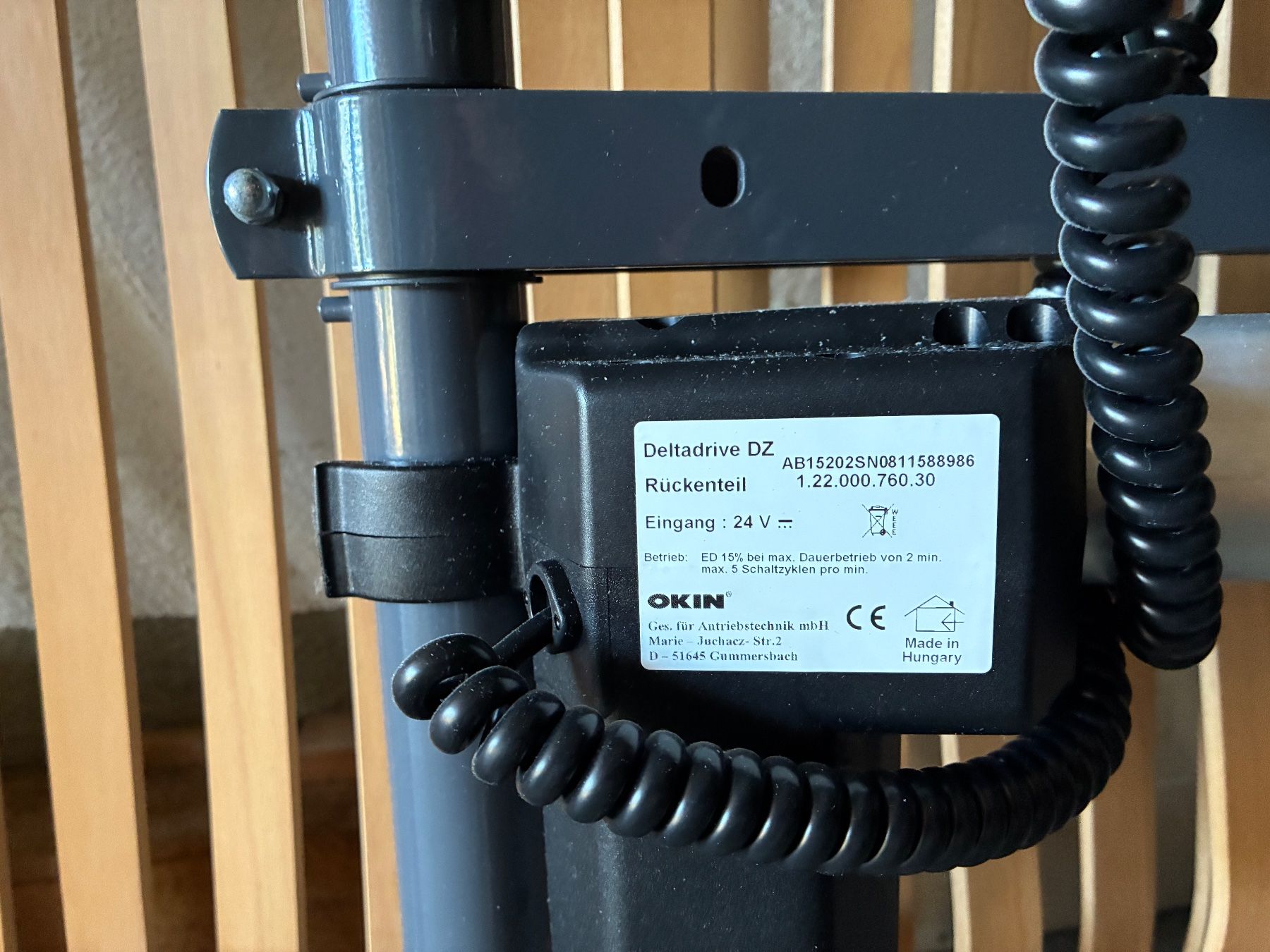 Letti: Pflegebett mit elektirschen Motoren – Usato da Wallisellen venduto da Rolfh 2