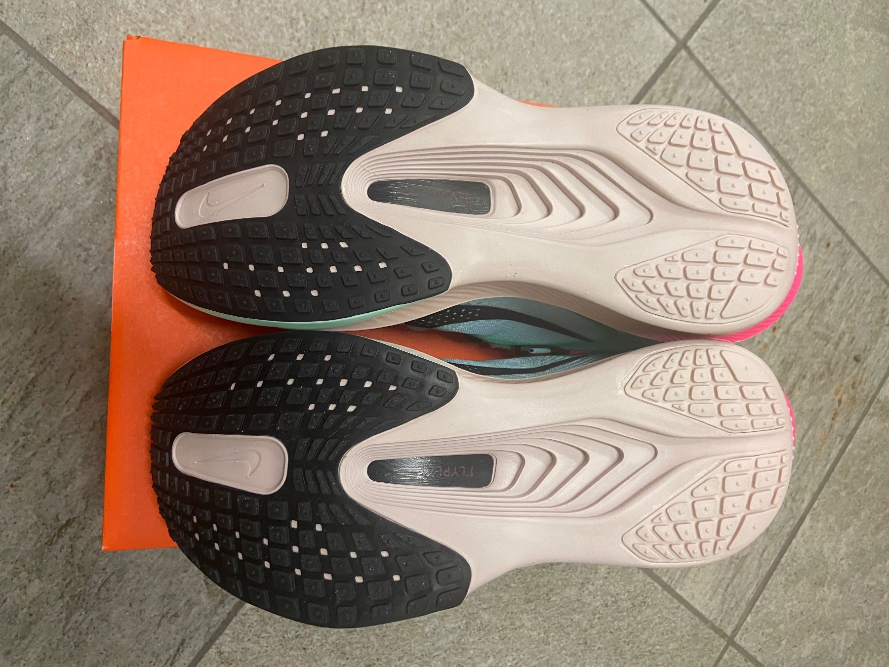 Nike Scarpe da donna: Neu: Nike Zoom Fly 6 – Nuovo e nell'imballaggio originale da Horgen venduto da nasten 2