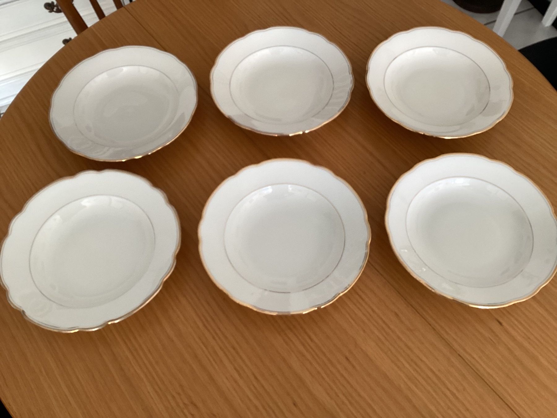 Set di piatti: 6 nostalgische Suppenteller mit Goldrand – Nuovo (secondo la descrizione) da Minusio venduto da scotch111
