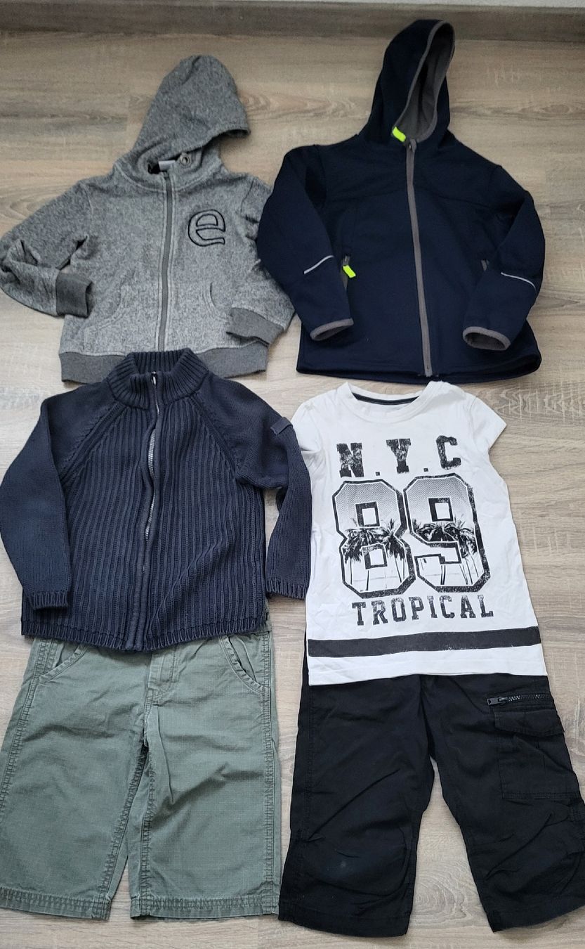 Lotti & Set di vestiti: Habits 122/128 – Usato da Plagne venduto da pnz75