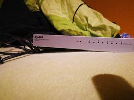 Zyxel 8 fach mehrfach ethernet switch