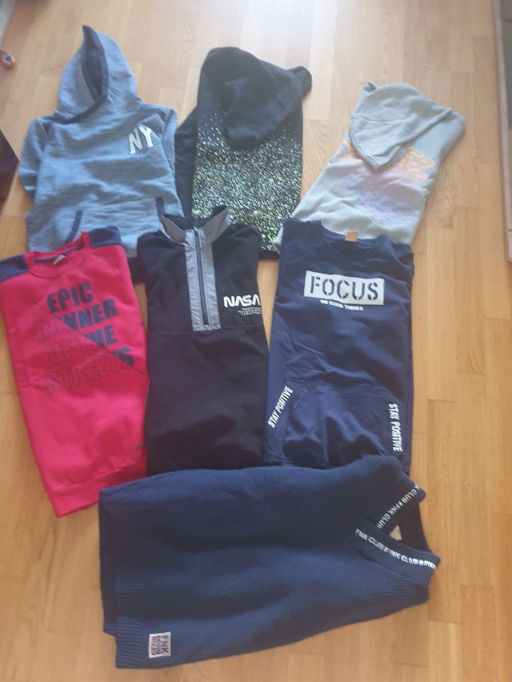 Lotti & Set di vestiti: Neu blouse marque H&M et autres marque. – Nuovo (secondo la descrizione) da Fribourg venduto da mal_8zjh
