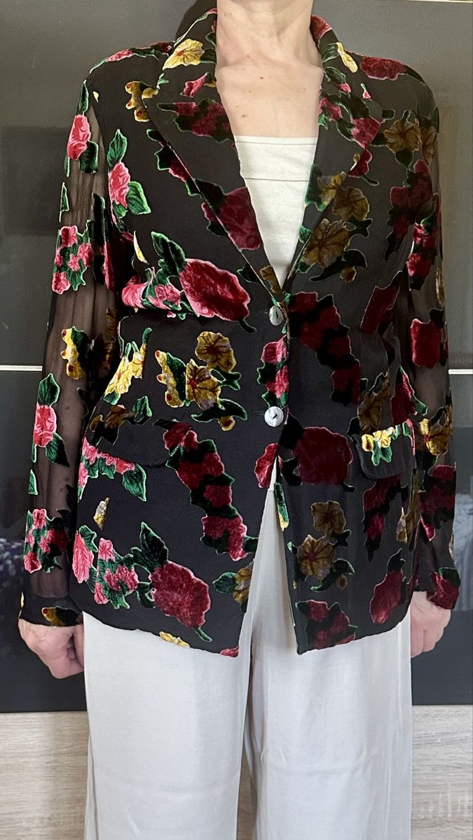 Camicette: Veste Monsoon noire à fleurs en velours. Taille 42. – Usato da Vuippens venduto da ale_6gkb