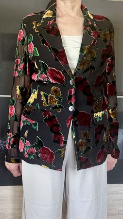Veste Monsoon noire à fleurs en velours. Taille 42.