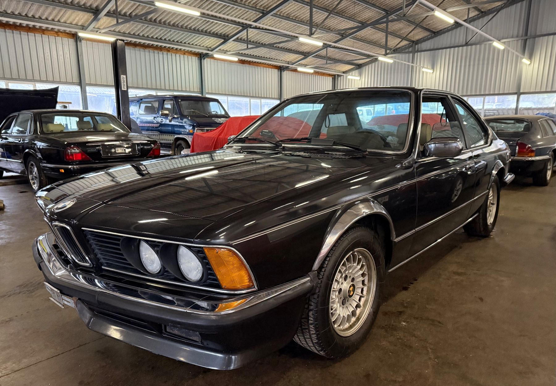 BMW Fari: BMW 635/E24 Frontscheinwerferrahmen – Usato da hunzenschwil venduto da Oldipark 3