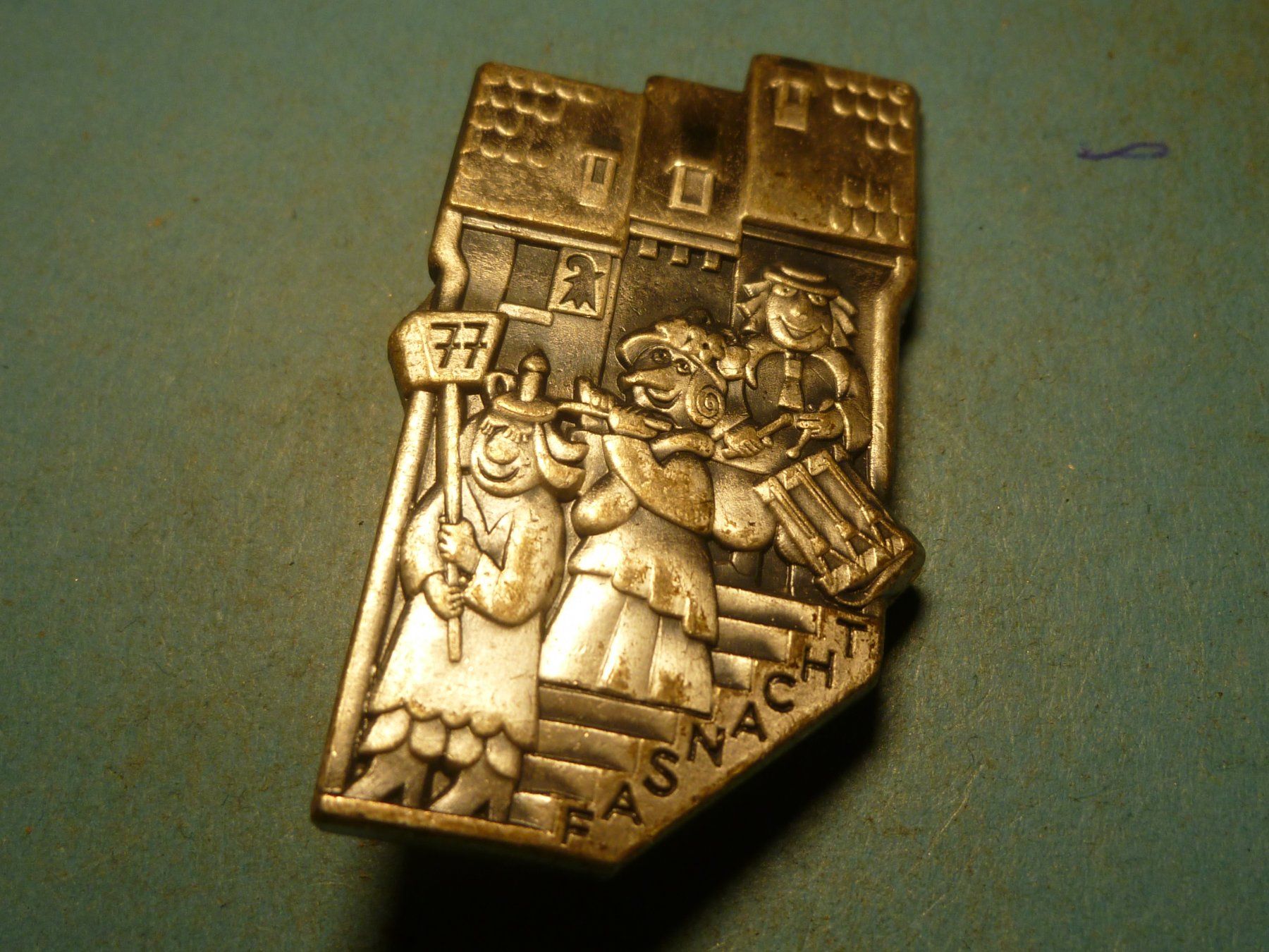 Plaketten & Abzeichen: BASEL 1977 SILBER – Gebraucht aus Ried (Muotathal) von Mandarin02