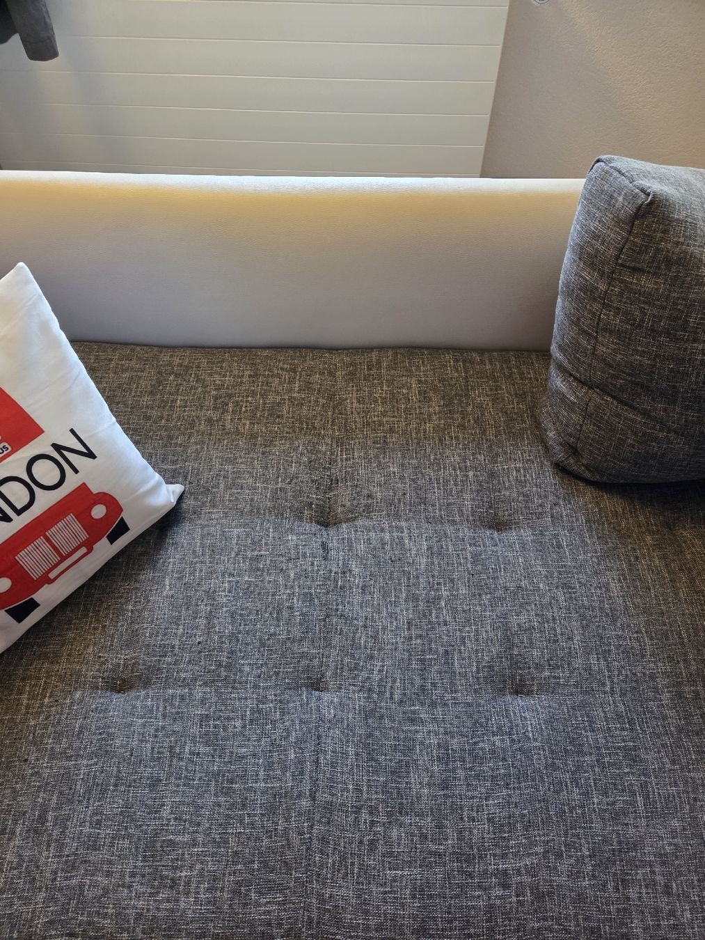 Sofas: Wohnlandschaft Sofa Ecksofa Stoff grau/weiss Gebraucht – Gebraucht aus Egerkingen von marc.feurer 4
