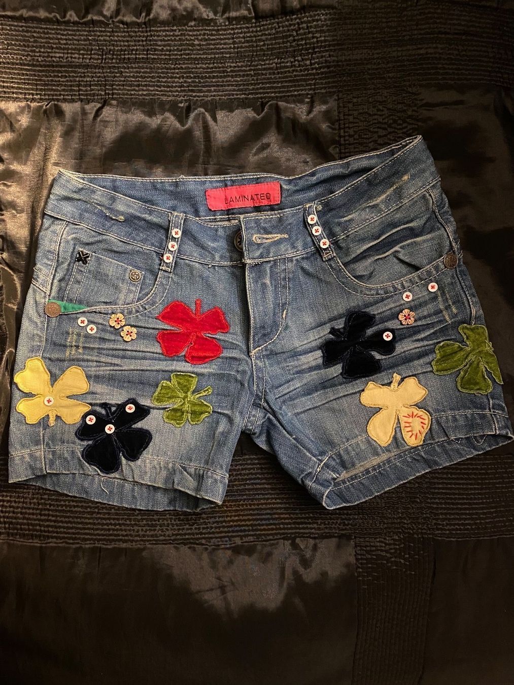 Jeans: Laminated jeans shorts – Usato da Zürich venduto da Yuece