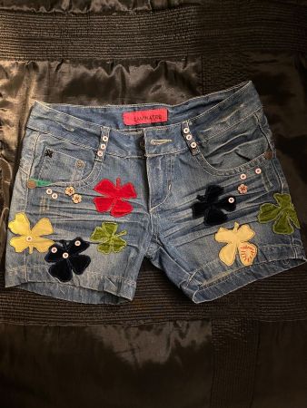 Laminated jeans shorts