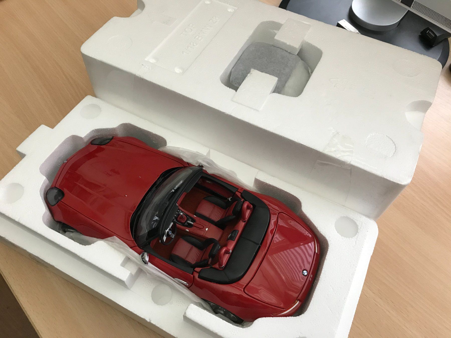 Kyosho Modellini d'auto: BMW Z8 1:18 – Nuovo (secondo la descrizione) da Reinach AG venduto da Pimpmyburger