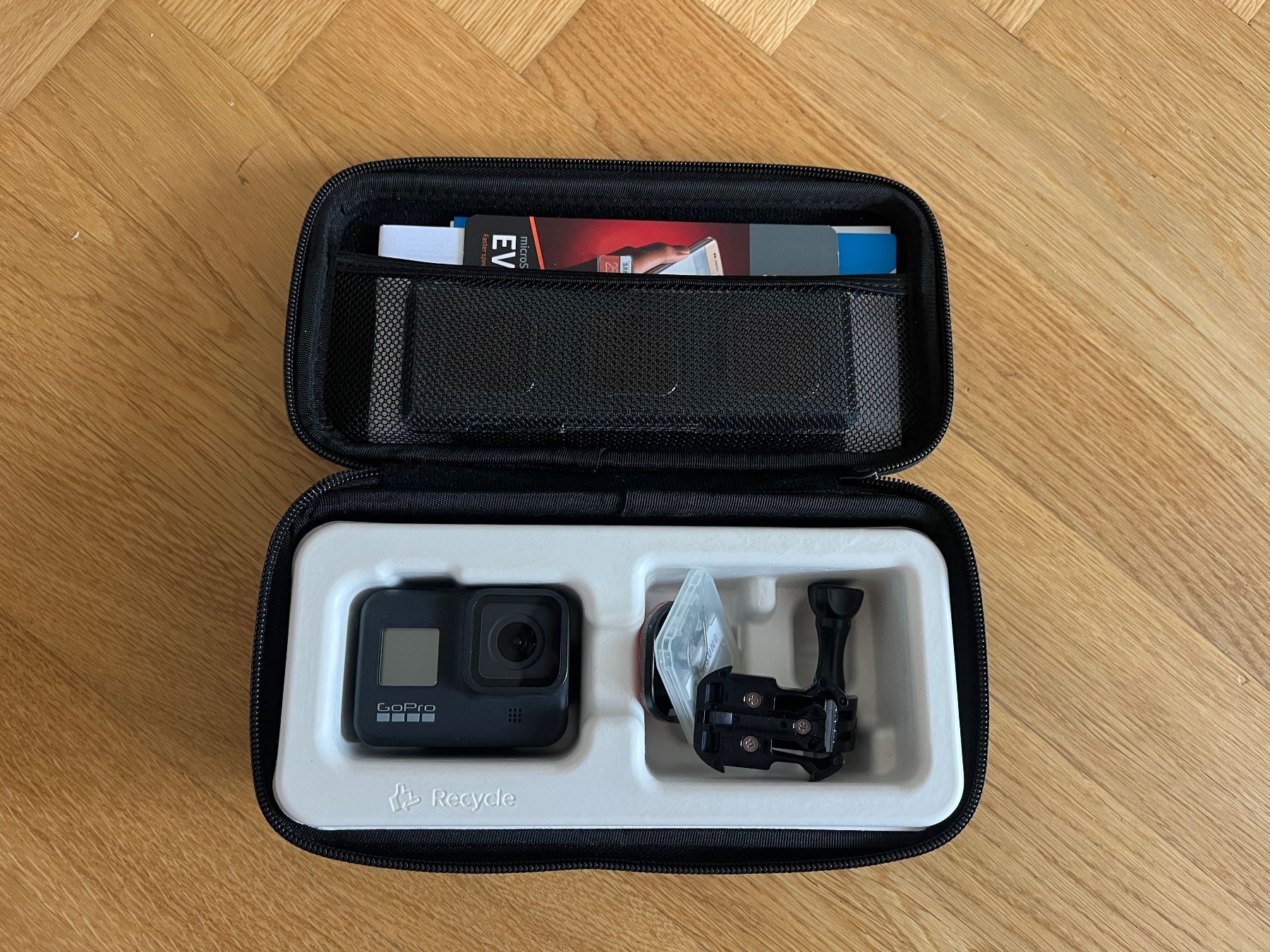 Gopro Action Cam: GoPro HERO 8 Black Set mit Zubehör – Usato da Zürich venduto da bretxo 7
