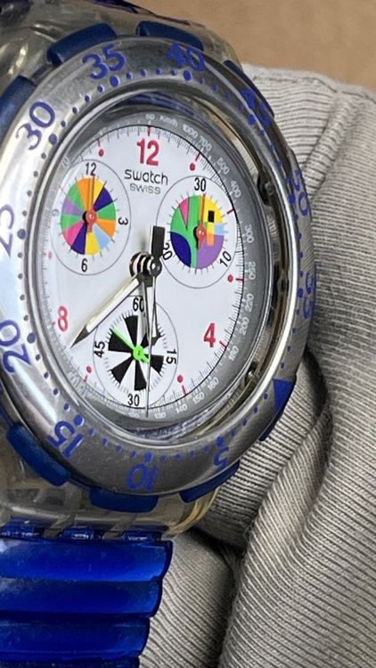 Swatch Montres: Blaue Swatch Uhr mit bunten Elementen-Sammlerstück! – D'occasion à Grenchen par chththl 5