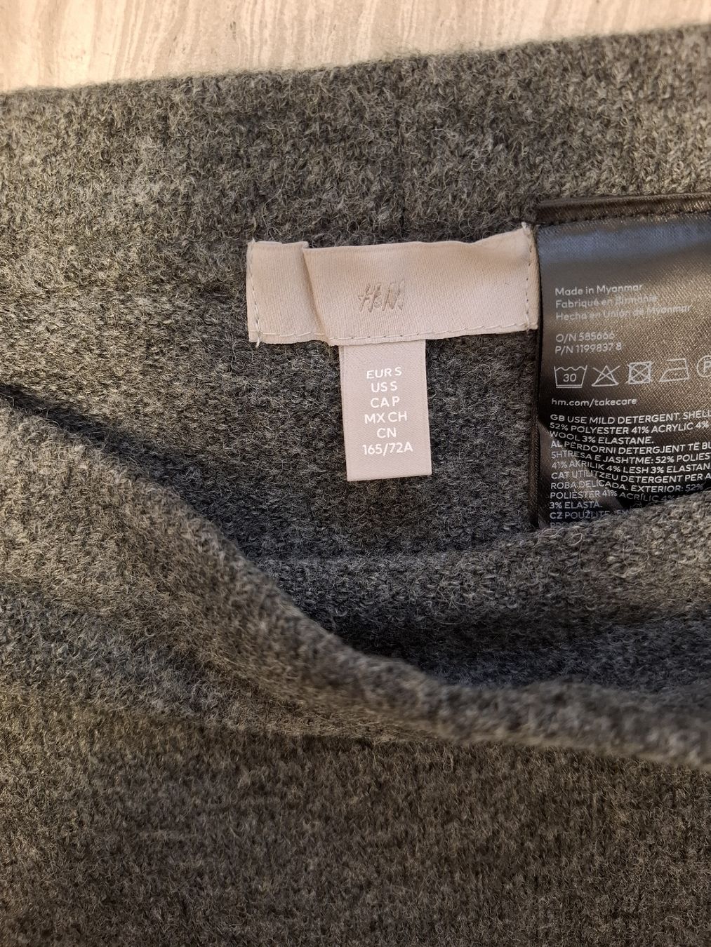 H&M Gonne: jupe grise – Usato da Ecublens FR venduto da ame_y8tq 1